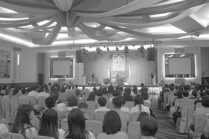Tri Ratna Buddist Centre Pekanbaru melaksanakan Dhamma Talk di New Hollywood Hotel dengan  menghadirkan Khenpo Tsultrim.<br>